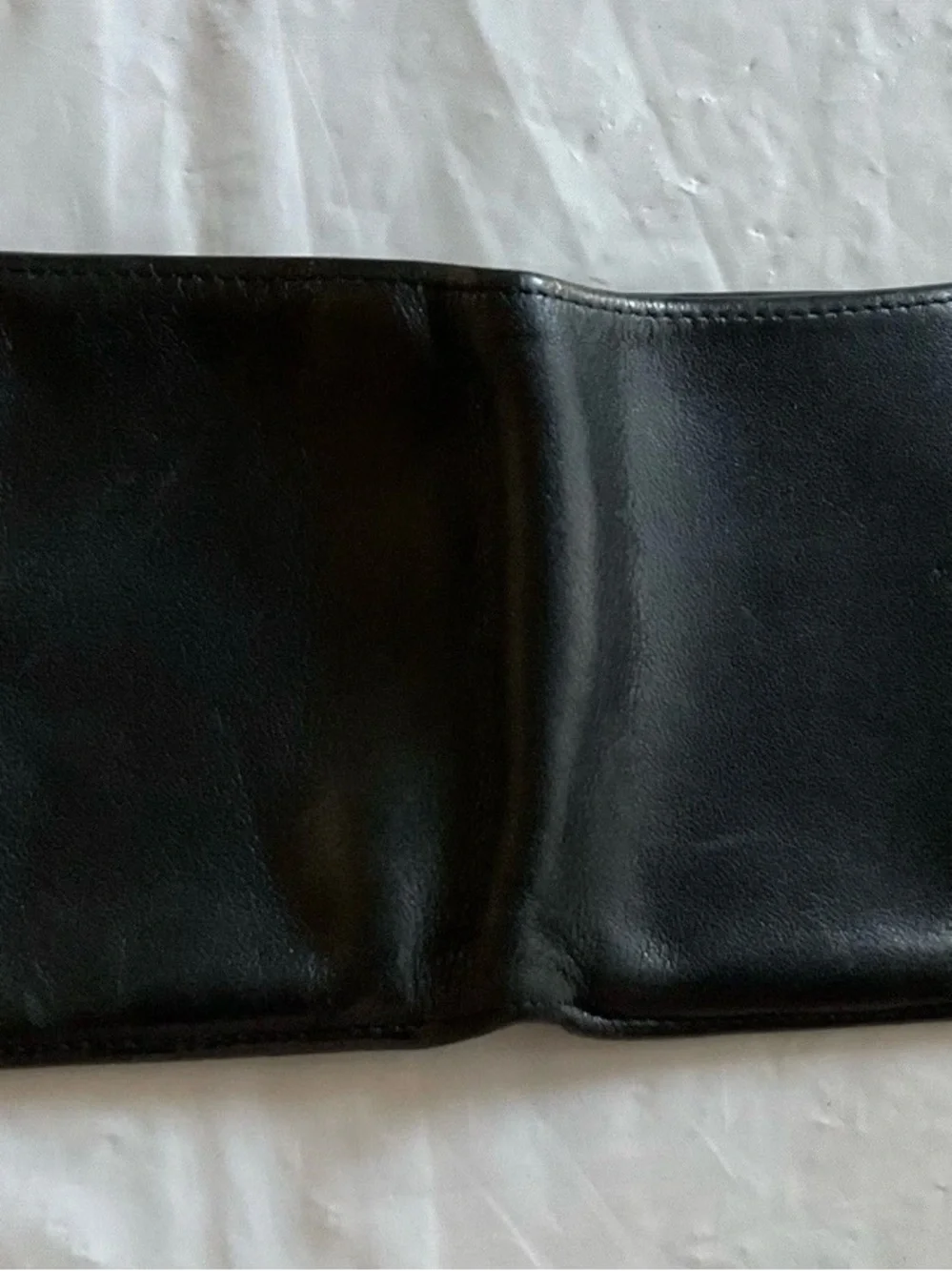 TUMI Men’s Black Leather Bi-fold Slim Wallet